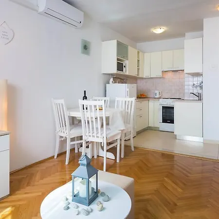 Maris Apartment